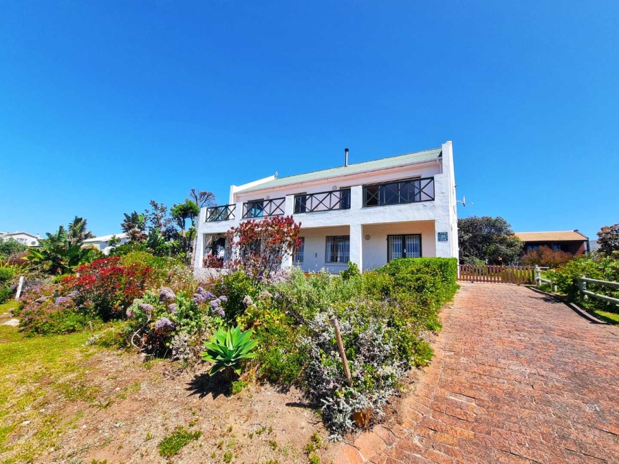 4 Bedroom Property for Sale in Sandbaai Western Cape